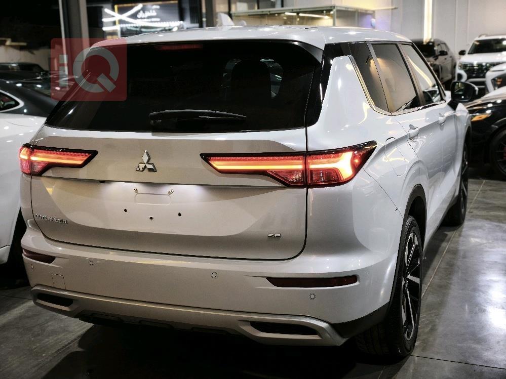 ميتسوبيشي اوتلاندر